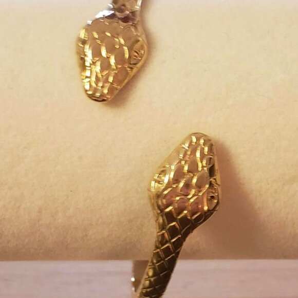 NWT Gold Snake Cuff Bracelet Stainless Steel - Picture 4 of 4